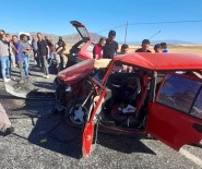 Malatya'da Iki Otomobil Çarpisti Açiklamasi 6 Yarali