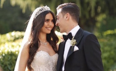 Mesut Özil ve Amine Gülşe çiftinden güzel haber!