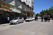 Sanliurfa'da Sokak Ortasinda Silahli Kavga Açiklamasi 1 Yarali