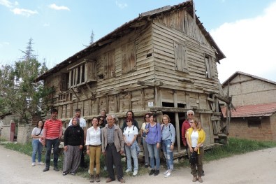 Likya Lahitlerinden Esinlenerek Yapilan Bin 658 Ambar Ve 16'Si Ayakta 79 Seren Kayit Altina Alindi