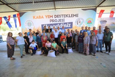 Mugla Büyüksehir'den Üreticiye 1 Milyon 300 Bin TL Degerinde Yem Destegi