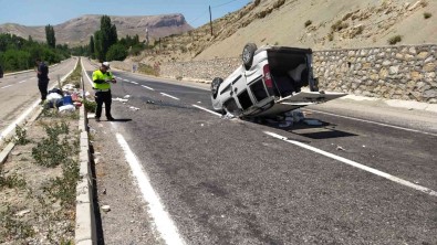 Sivas'ta Feci Kaza Hafif Ticari Takla Atti Açiklamasi 5 Yarali