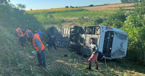 Kırklareli'nde yolcu otobüsü devrildi! Çok sayıda ölü ve yaralı var