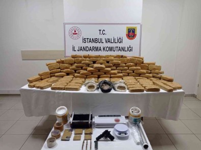 Jandarma 125 Kilo Uyusturucu Madde Ele Geçirildi