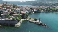 Tarihi Ve Turistik Ilçe Amasra Bayrama Hazir