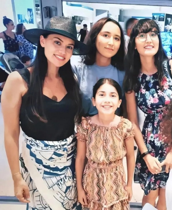 İkinci kez hamile olan Fahriye Evcen'in karnı görüldü