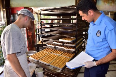 Battalgazi'de Bayram Öncesinde Tatlicilara Denetim