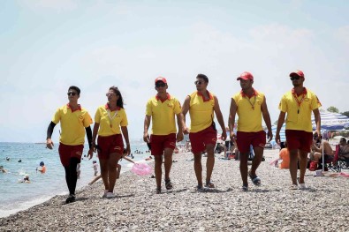 Antalyali Cankurtaranlar Bayrama Hazir