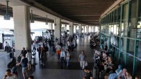 Bayram Öncesi Bin Araç Terminalden Çikiyor