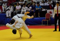 Yunusemreli Minik Judoculardan Madalya Yagmuru