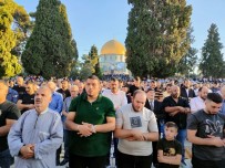 Mescid-I Aksa'da Bayram Namazi 150 Bin Kisiyle Kilindi