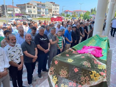 Ordu'da Denizde Bogulan 10 Yasindaki Gizem'e Aci Veda