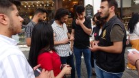 Taksim'de Kayit Disi Göçmen Denetimi Açiklamasi 30 Kisi Sinir Disi Edilmek Üzere Alindi