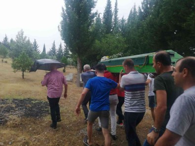 Zincirleme Kazada Hayatini Kaybeden Çift Son Yolculuguna Ugurlandi