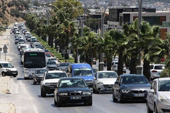 Bodrum kırmızı alarma geçti! Bir haftada 90 bin araç giriş yaptı!