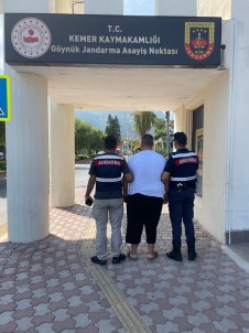 7,5 Yil Hapis Cezasi Ile Aranan Firari, Jandarmaya Yakalandi