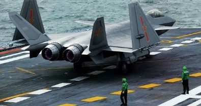 Çin savaş uçakları Tayvan Boğazı'nda 'orta çizgi'yi geçti!