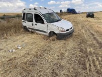 Konya'da Hafif Ticari Araçla Otomobil Çarpisti Açiklamasi 4 Yarali