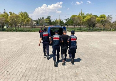 Uyusturucu Ticaretinden Aranan 2 Sahis Yakalandi