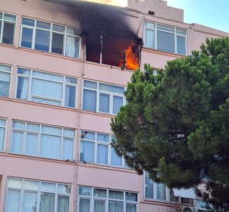 5 Katli Binada Korkutan Yangin