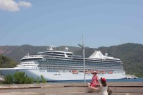 Dev Yolcu Gemisi Marmaris Esnafina Can Suyu Oldu