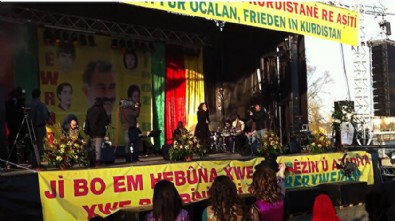 PKK destekçisi şarkıcıyı sahneye çıkaran İmamoğlu’nun ikiyüzlülüğü!