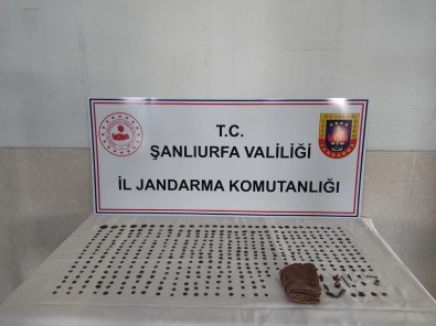 Roma Ve Bizans Dönemine Ait Sikkeler Ile Büyü Ve Sihir Kitabi Ele Geçirildi