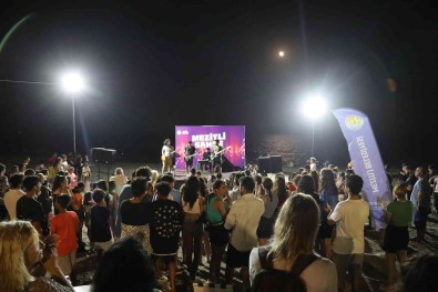 Tece Sahillerinde Yaz Konseri Coskusu