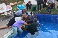 Eli Havuzun Borusuna Sikisan Çocugu Itfaiye Ekipleri Kurtardi