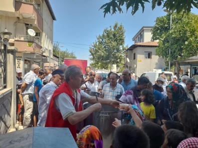 Faik Erdogan Vakfi'ndan 5 Bin Kisiye Asure Ikrami