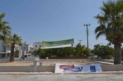 Kusadasi'nda Yesil Alan Çalismalari Sürüyor