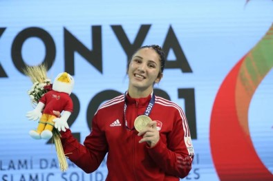 5. Islami Dayanisma Oyunlarindan Bir Altin Da Zeynep Yetgil'den Geldi