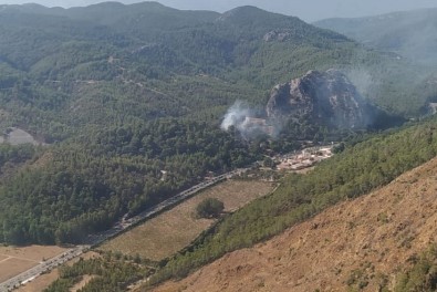 Orman Ekipleri Göz Doldurdu, Alevler Kisa Sürede Kontrol Altina Alindi