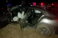 Otomobil Ile Kamyon Çarpisti Açiklamasi 1 Ölü, 3 Yarali