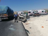 Malatya'da Iki Otomobil Çarpisti Açiklamasi 12 Yarali