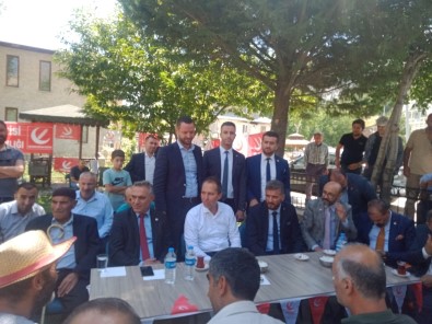 Yeniden Refah Partisi Genel Baskani Erbakan Bahçesaray'da Vatandaslarla Bulustu