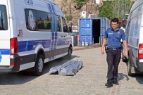 Antalya'da Denizde Erkek Cesedi Bulundu