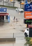 Baskent'te Sel Sularina Kapilan Genç Kizi Bir Vatandas Kurtardi