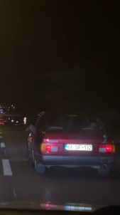 Bursa'da Tek Ayagiyla Araba Süren Kisiye Ceza Yagdi