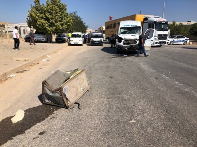 Isçi Servisi Tira Arkadan Çarpti Açiklamasi 6 Yarali