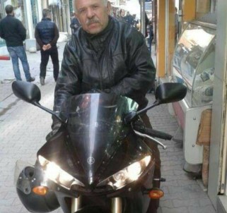 Traktör Römorkuna Çarpan Motosiklet Sürücüsü Hayatini Kaybetti