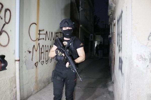 Adana'da DEAŞ operasyonu: 7 gözaltı!