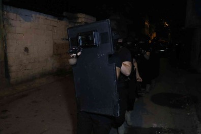 Adana'da DEAS'in Içinde Silahli Görev Yapan 10 Kisiye Yönelik Operasyon