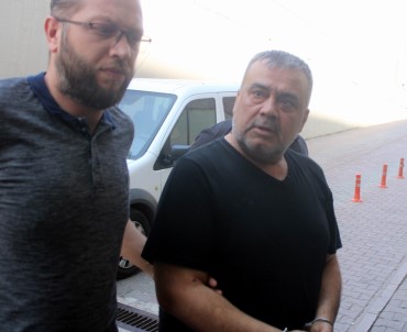 Husumetlilerine Kursun Yagdiran Sanatçi Metin Isik Ve Oglu Tutuklandi