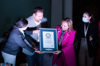 Meksika'da 3 Bin 932 Metrelik Hali Guinness Rekorlar Kitabi'na Girdi