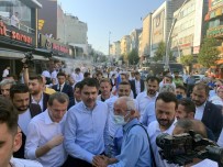 Bakan Kurum, Zeytinburnu'nda Esnafi Ziyareti Etti, Vatandaslara Asure Dagitti