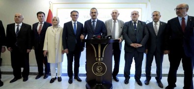 Bakan Özer'den Van'a 2,5 Milyar Liralik Egitim Yatirimi Müjdesi