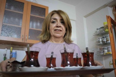 Bu Kiraathaneye Erkekler Giremiyor