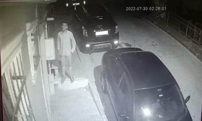 Istanbul'da Bir Garip Hirsizlik Açiklamasi Apartmanin Tabelasini Çaldi
