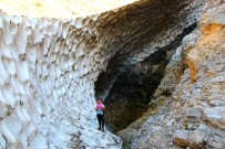 Sason'da 600 Metre Uzunlugundaki Kar Tüneli Görenleri Sasirtiyor